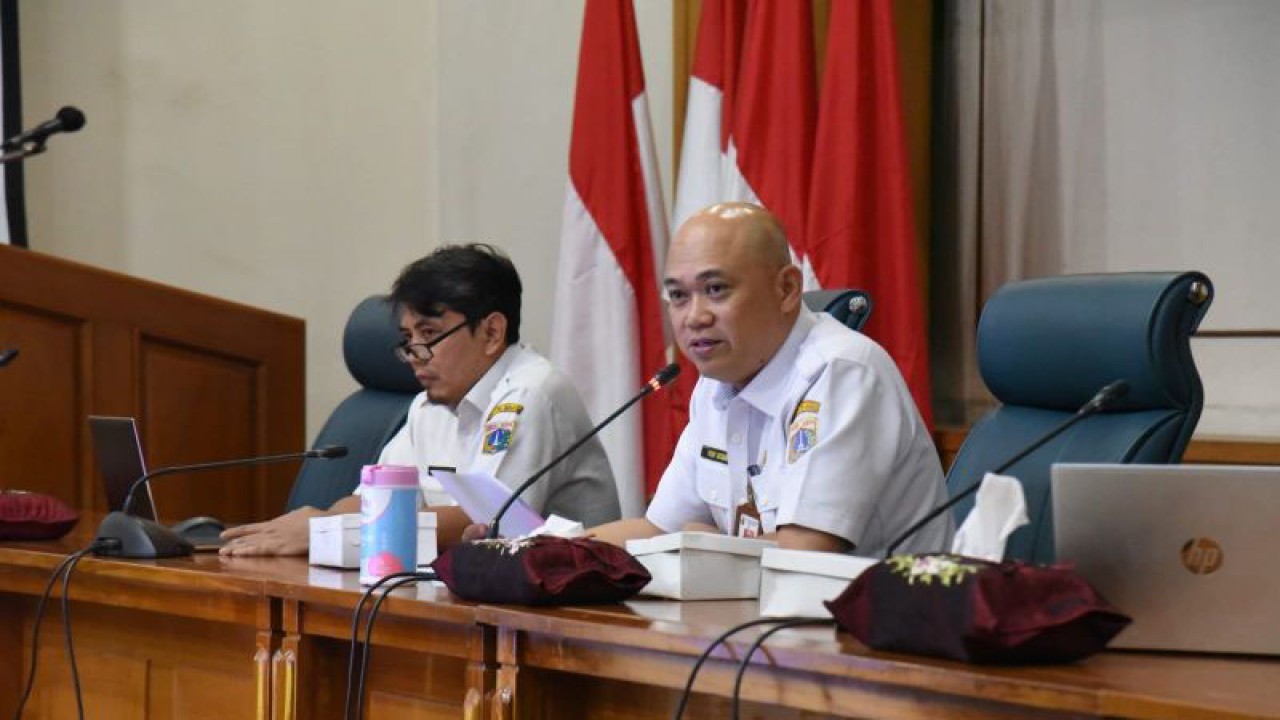 Sekretaris Kota Administrasi Jakarta Timur Fredy Setiawan saat memimpin Rapat Koordinasi Petunjuk Teknis Penginputan Evaluasi Penguatan Gugus Tugas Kota Layak Anak Jakarta Timur 2023 di Ruang Pola Lantai 2 Blok A, Kantor Walikota, Cakung, Rabu (15/2/2023). ANTARA/HO-Kominfotik Jakarta Timur