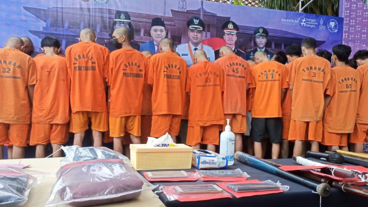 Kepolisian Resor Kota (Polresta) Tangerang telah menangkap sebanyak 38 orang anggota gangster yang meresahkan warga setempat sejak beberapa pekan terakhir. (Azmi Samsul Maarif)