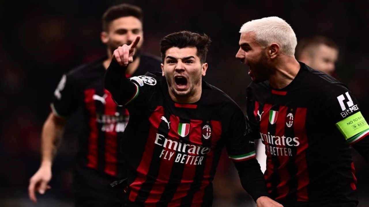 Selebrasi Brahim Diaz (tengah) setelah mencetak gol untuk AC Milan dalam pertandingan leg pertama babak 16 besar Liga Champions melawan Tottenham Hotspur di San Siro, Milan pada 15 Februari 2023. ANTARA/AFP/MARCO BERTORELLO