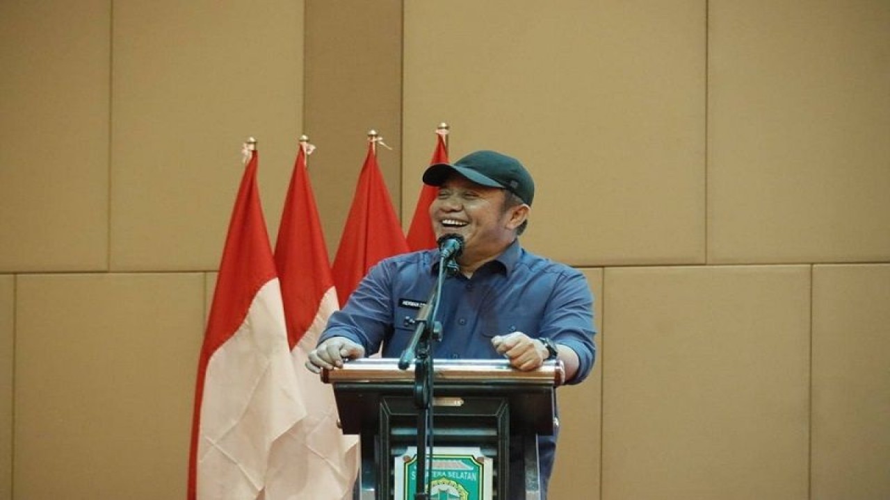 Gubernur Sumsel Herman Deru menyampaikan sambutan pada rapat koordinasi sinkronisasi produksi dan produktifitas tanaman pangan dan hortikultura di Kota Lubuk Linggau, Senin (28/2/2023). ANTARA/HO-Kominfo Kota Lubuk Linggau.
