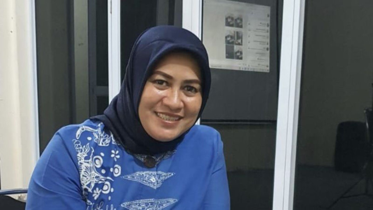 Anggota Bawaslu Kota Batam Divisi SDM, Organisasi dan Diklat Helmy Rachmayani (ANTARA/Jessica)