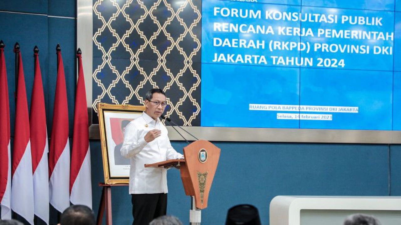 Penjabat Gubernur DKI Heru Budi Hartono memberikan arahan pada forum RKPD 2024 di Balai Kota Jakarta, Selasa (14/2/2023).ANTARA/HO-Pemprov DKI