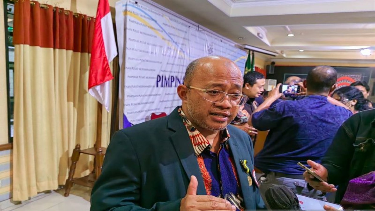 Ketua Umum PB IDI Adib Khumaidi di Gedung Dakwah Muhammadiyah Jakarta, Selasa (7/2/2023). (ANTARA/Asep Firmansyah)