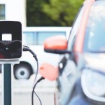 Ilustrasi. Pengisian daya mobil listrik. (Pixabay.com)-1677033700