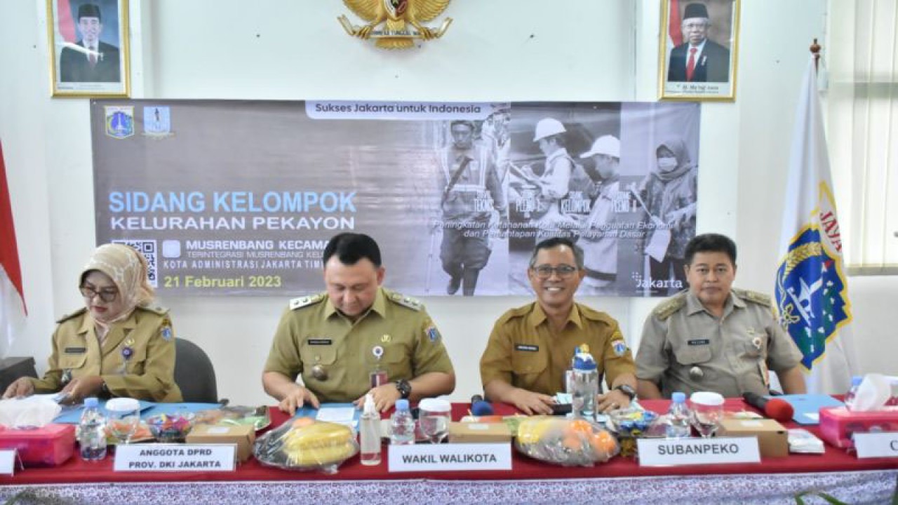 Wakil Wali Kota Hendra Hidayat saat membuka kegiatan Musrenbang di Kelurahan Pekayon, Kecamatan Pasar Rebo, Jakarta Timur, Selasa (21/2/2023). ANTARA/HO-Kominfotik Jakarta Timur