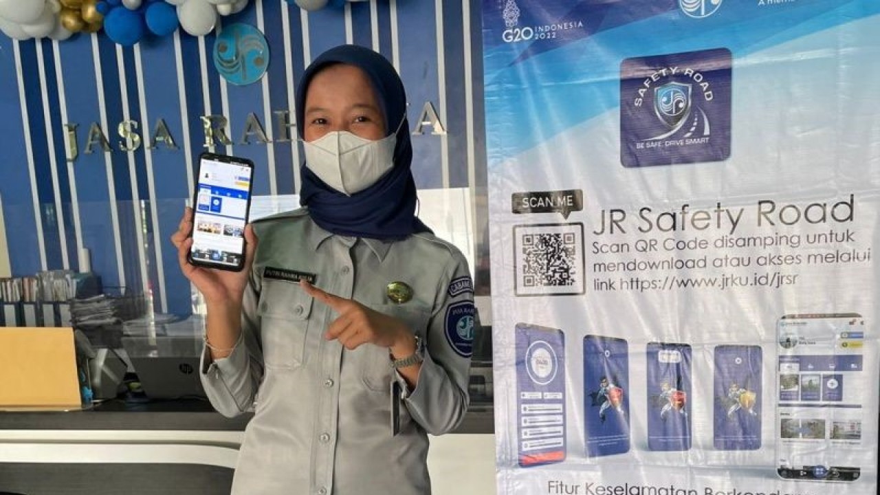 Kampanye keselamatan lalu lintas melalui aplikasi JR Safety Road oleh PT Jasa Raharja Kepulauan Bangka Belitung. (ANTARA/ Donatus Dasapurna)