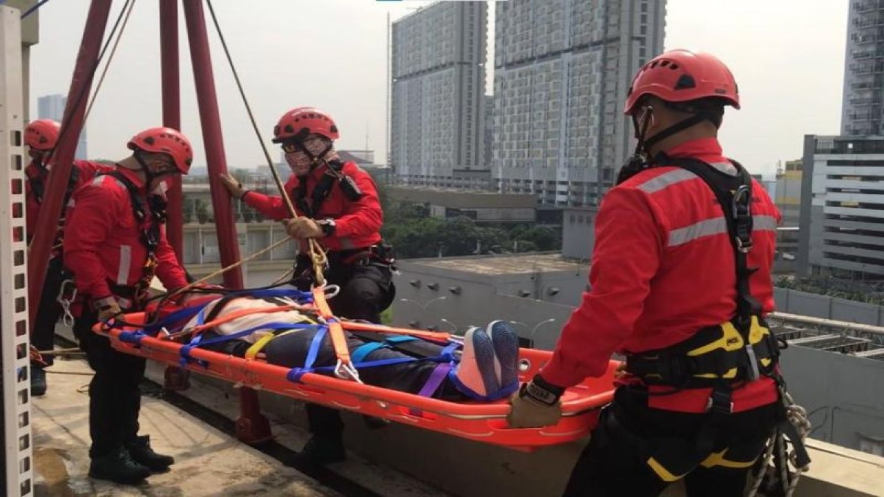 UI terus menggaungkan budaya Keselamatan, Kesehatan Kerja, dan Lingkungan (K3L) di lingkungan kampus. (ANTARA/Foto: Humas UI)