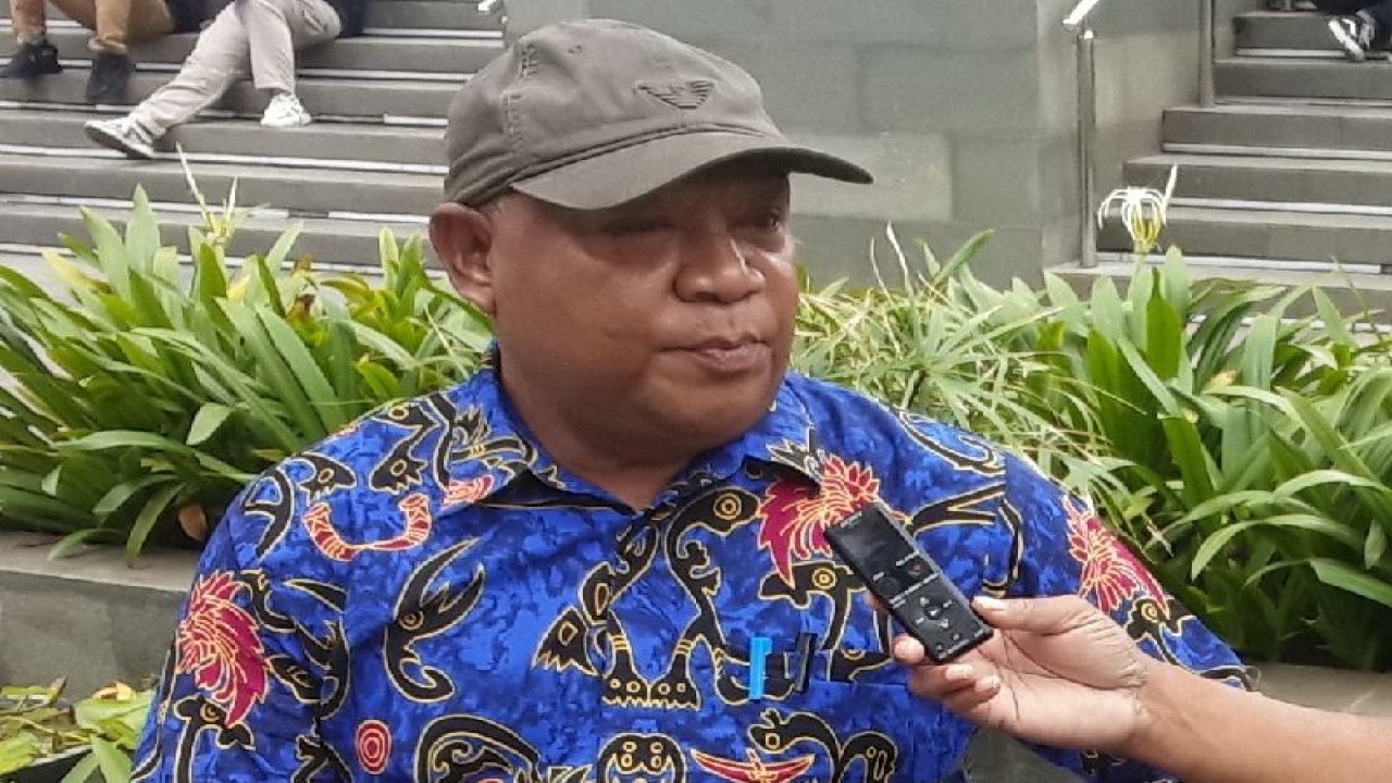 Kadis Kependudukan Pencatatan Sipil Biak Kalep Ampnir SH. ANTARA/Muhsidin