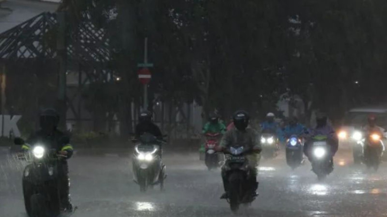 Kondisi hujan lebat di daerah Kalsel. (ANTARA/HO)