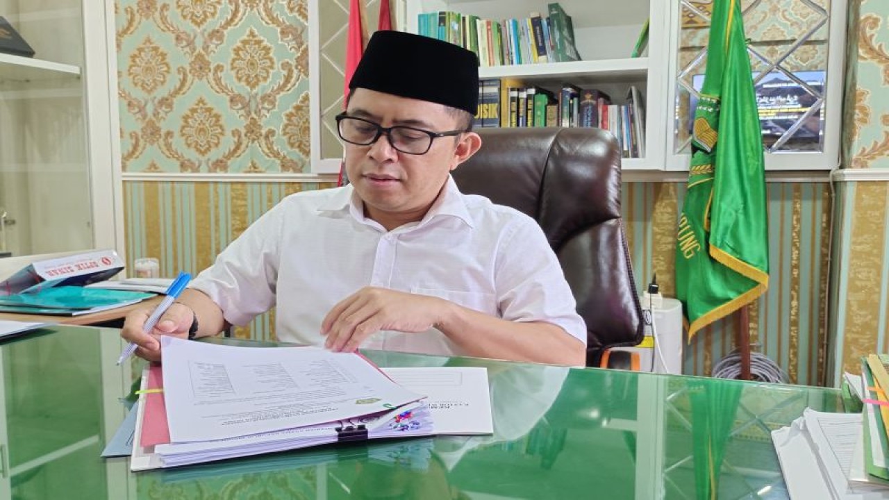 Kepala Kanwil Kemenag Lampung Puji Raharjo. (ANTARA/Dian Hadiyatna)