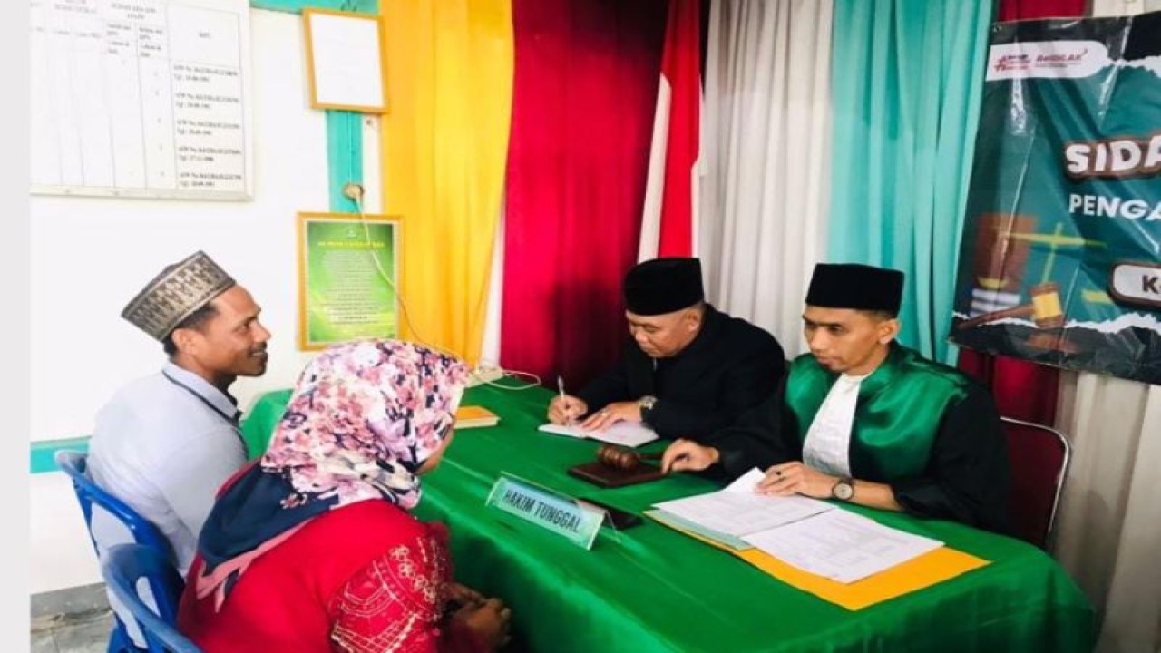 Kegiatan sidang keliling di Bengkayang. ANTARA/Wati