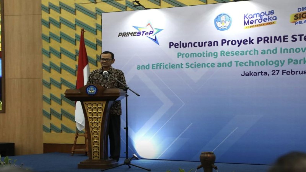 Plt. Direktur Jenderal Pendidikan Tinggi, Riset dan Teknologi Kemendikbudristek Nizam di Jakarta, Selasa (28/2/2023). (ANTARA/AstridFaidlatulHabibah)