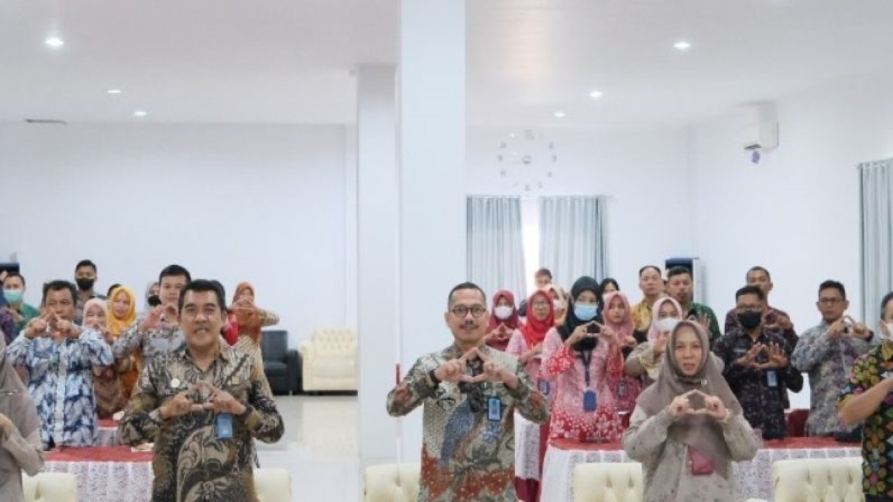 Kantor Wilayah Kementerian Hukum dan Hak Asasi Manusia (Kemenkumham) Provinsi Kepulauan Bangka Belitung menggelar bimbingan teknis (bimtek), guna meningkatkan kualitas sumber daya manusia (SDM) dalam menciptakan tata kelola arsip yang baik di Pangkalpinang, Senin (13-2-2023). ANTARA/HO-Humas Kemenkumham Babel