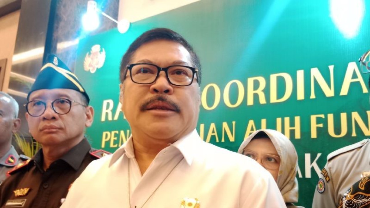 Irjen Kementerian Pertanian Jan S Maringka di sela Rakorwas pengendalian alih fungsi lahan pertanian di Yogyakarta, Senin (27/2/2023). ANTARA/Luqman Hakim