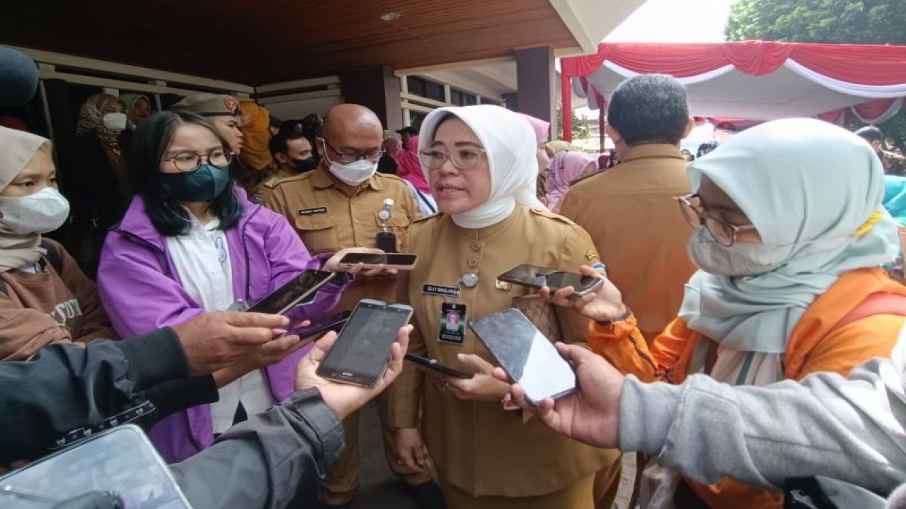 Kepala Disdagin Kota Bandung Elly Wasliah. (ANTARA/HO-Humas Pemkot Bandung)