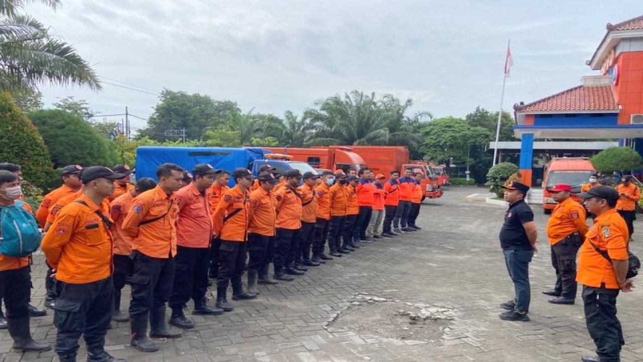 Kesiapan BPBD Jatim menyambut peringatan seabad NU di Stadion Gelora Delta Kabupaten Sidoarjo, Senin (6/2/2023). FOTO ANTARA/HO-BPBD Jatim