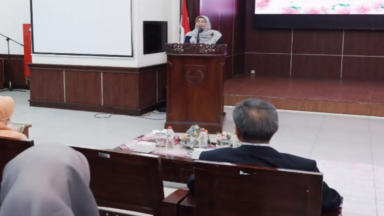 Ketua Yayasan Kanker Indonesia (YKI) Cabang Kota Depok Elly Farida. ANTARA/HO-Diskominfo Depok