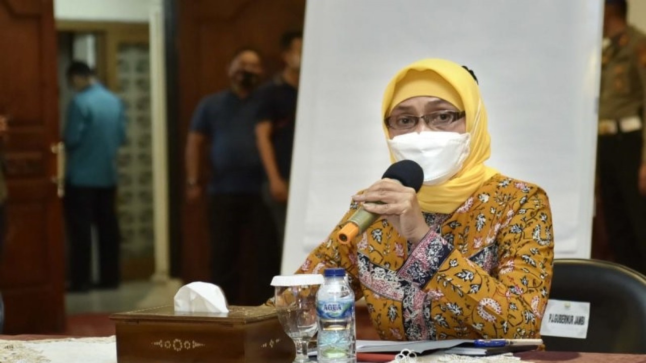Dokumentasi - Mantan dirjen Bina Pembangunan Daerah Kemendagri sekaligus mantan penjabat gubernur Jambi Hari Nur Cahya Murni. (ANTARA/HO-Diskominfo Provinsi Jambi)