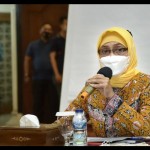 KPK periksa mantan dirjen Kemendagri soal dana hibah Jatim-1677051637
