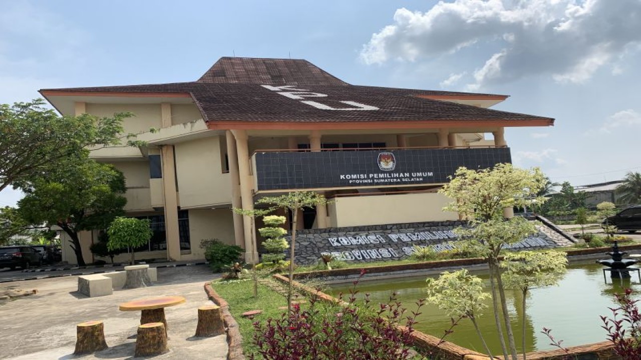 Kantor Komisi Pemilihan Umum (KPU) Provinsi Sumatera Selatan (ANTARA/Ahmad Rafli Baiduri)