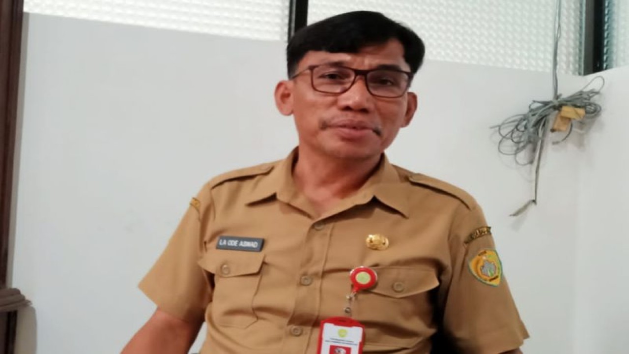Kepala Dikbud Kota Baubau La Ode Aswad. (Antara/HO-Dikbud Baubau)