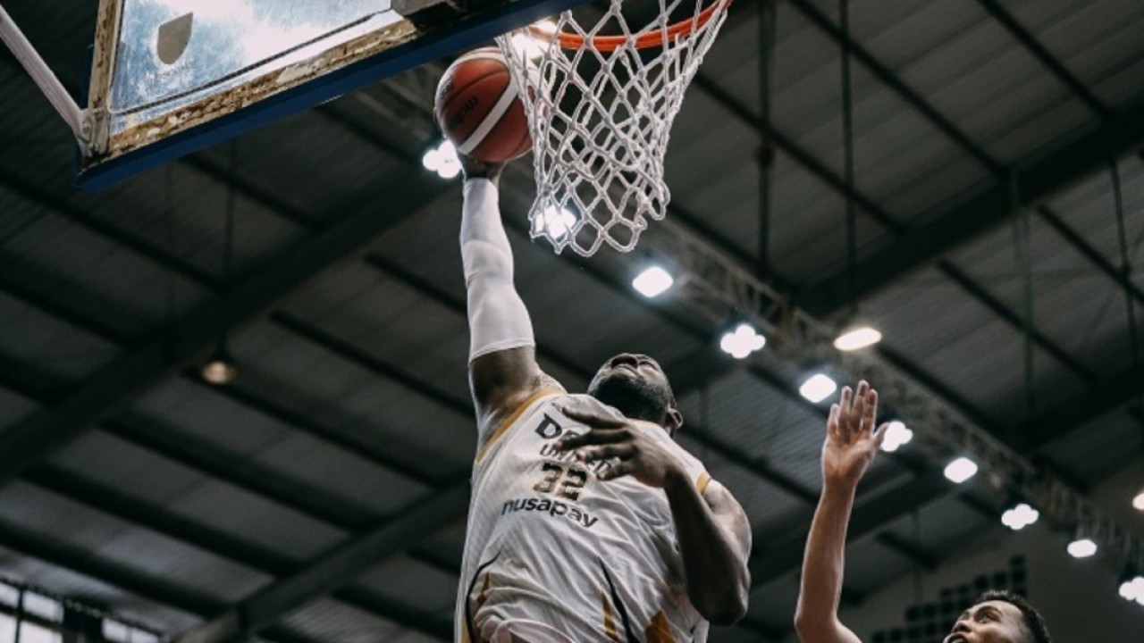 Laga Dewa United vs Bumi Borneo