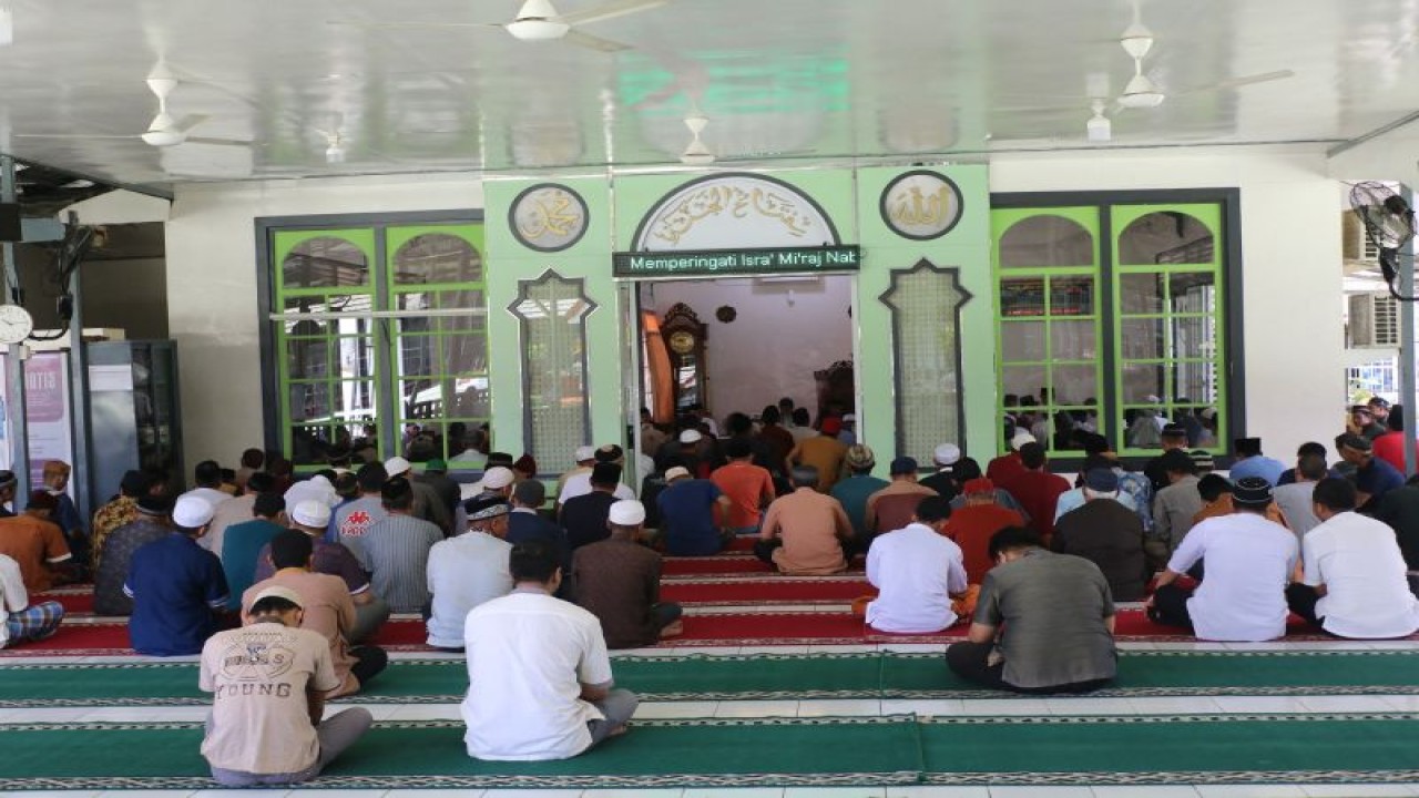 Peringatan Isra Mi'raj di Lapas Pontianak (ANTARA/Chamim)
