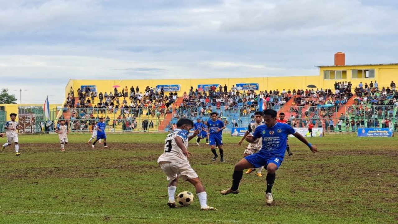 Liga sepakbola Gubernur Cup 2023 di Jambi, Jumat (10/2/23).(ANTARA/HO/PSSI Jambi)