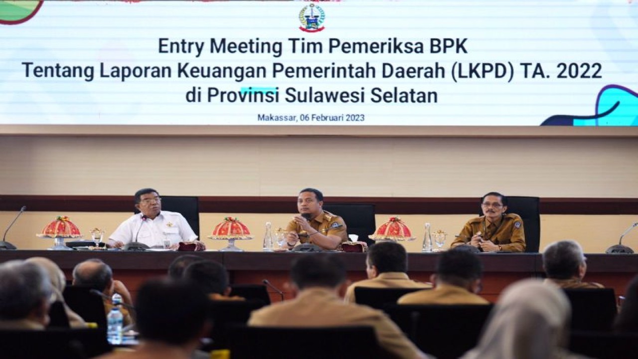 Gubernur Sulsel Andi Sudirman Sulaiman (tengah) dan BPK gelar entry meeting LKPD di Makassar, Senin,(6/2/2023).ANTARA/HO-Humas Pemprov Sulsel
