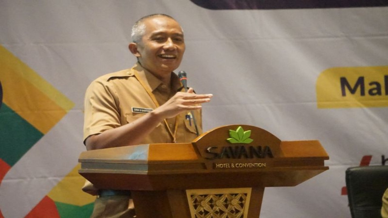 Sekretaris Daerah (Sekda) Kota Malang Erik Setyo Santoso saat memberikan pengarahan dalam FGD Penyusunan Arsitektur dan Peta Rencana SPBE Tahap I, di Kota Malang, Jawa Timur, Selasa (14/2/2023). (ANTARA/HO-Humas Pemkot Malang)