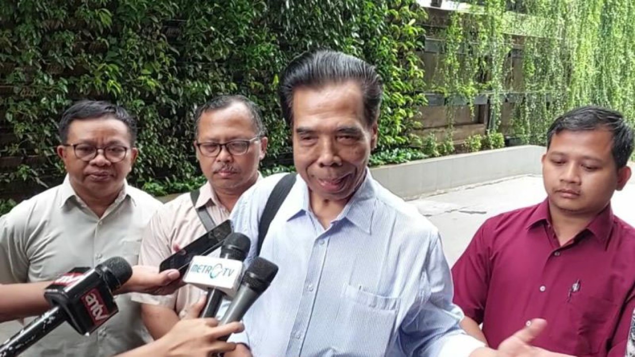 Ketua Yayasan Pangudi Luhur Martinus Handoko saat memberikan keterangan kepada wartawan, Jakarta, Senin (27/2/2023). ANTARA/Luthfia Miranda Putri