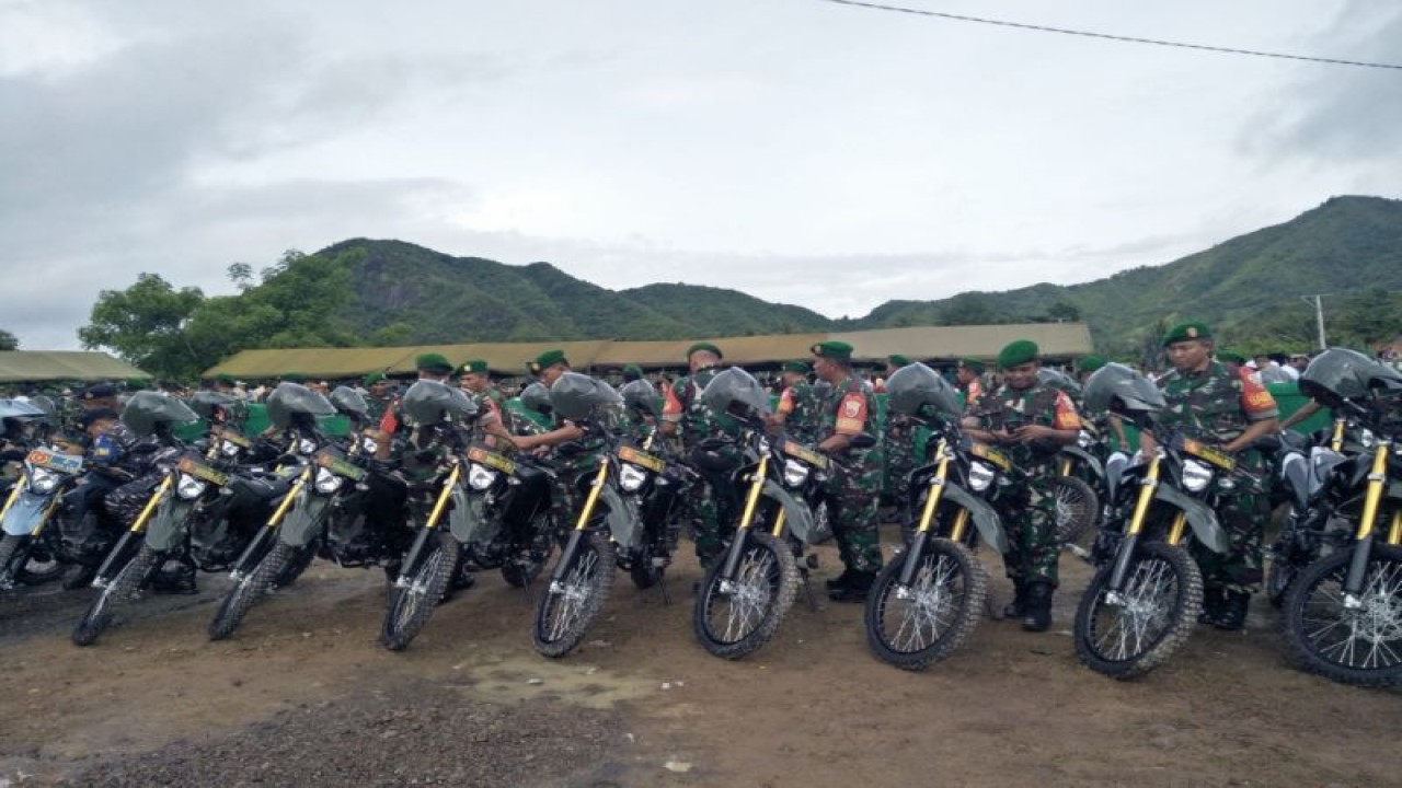 Kendaraan operasional yang diberikan kepada anggota TNI di Lombok Tengah, Nusa Tenggara Barat, Rabu (15/2/2023) (ANTARA/Akhyar)