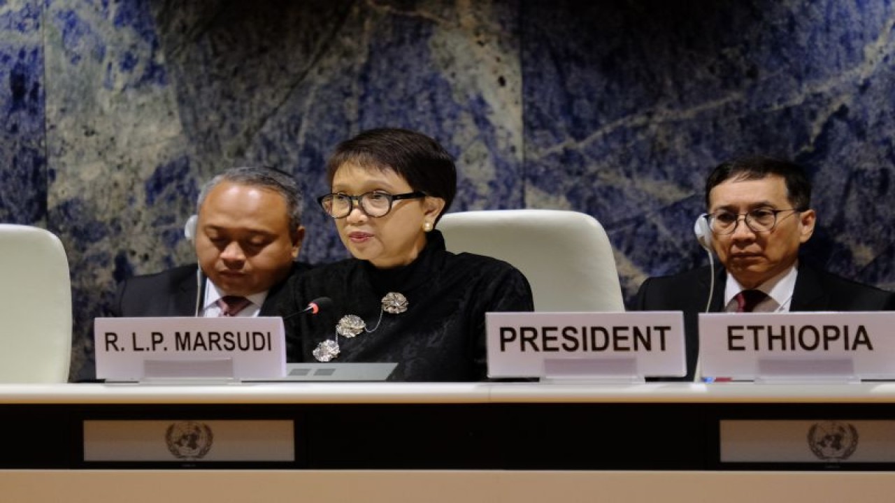 Menteri Luar Negeri RI Retno Marsudi menyampaikan pernyataan pada pertemuan Conference on Disarmament di Jenewa, Swiss pada Senin (27/2/2023). (ANTARA/HO-Kemenlu RI)