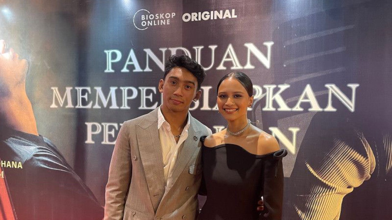 Daffa Wardhana dan Lutesha saat dijumpai usai konferensi pers di CGV FX Sudirman, Jakarta Selatan, Jumat (24/2/2023) (ANTARA/Lifia Mawaddah Putri)