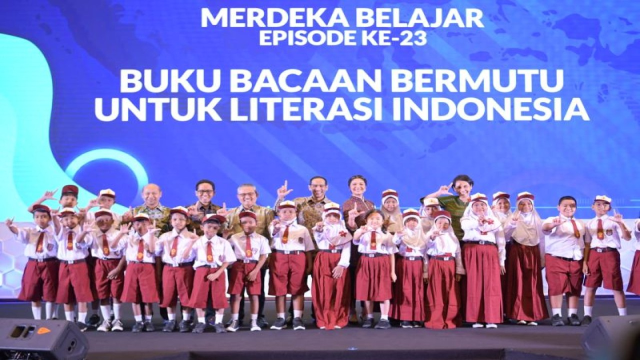 Menteri Pendidikan, Kebudayaan, Riset dan Teknologi Nadiem Anwar Makarim dalam Peluncuran Merdeka Belajar Episode ke-23 di Jakarta, Senin (27/2/2023). (ANTARA/HO-Kemendikbudristek)