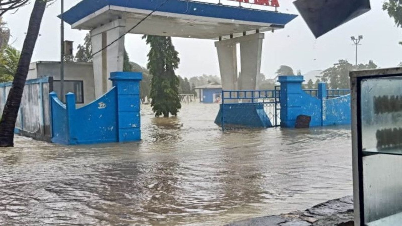 Ilustrasi - Peristiwa roba melanda wilayah pesisir Pulau Rote, NTT. (ANTARAHO-BPBD Kabupaten Rote Ndao)