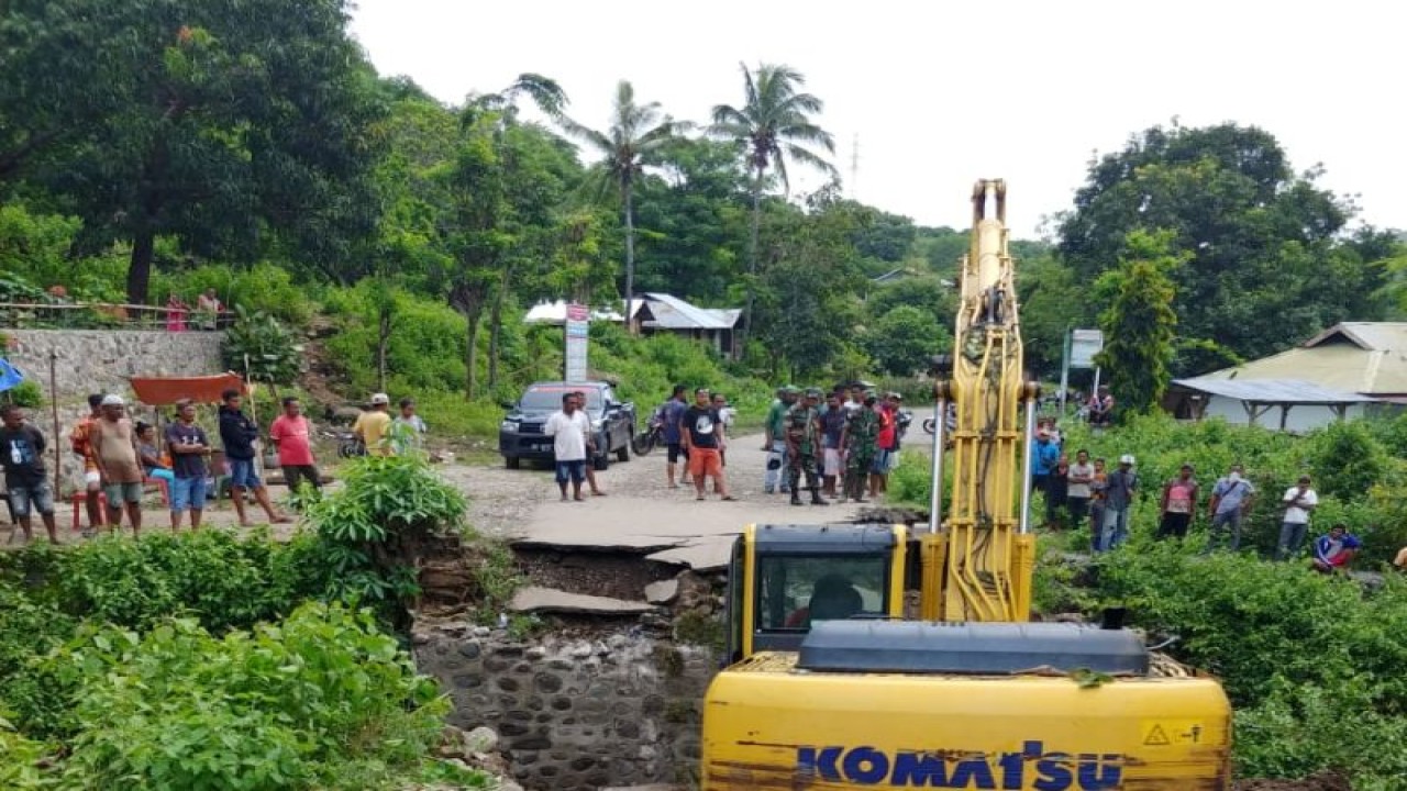 Penanganan kejadian bencana di Ende, NTT beberapa waktu lalu. (ANTARA/Dokumentasi Pribadi)