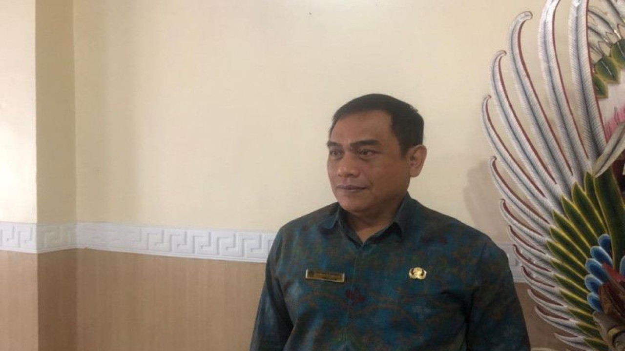 Kepala Dinas Kesehatan Provinsi Bali Nyoman Gede Anom saat diwawancara di Denpasar. ANTARA/Ni Putu Putri Muliantari