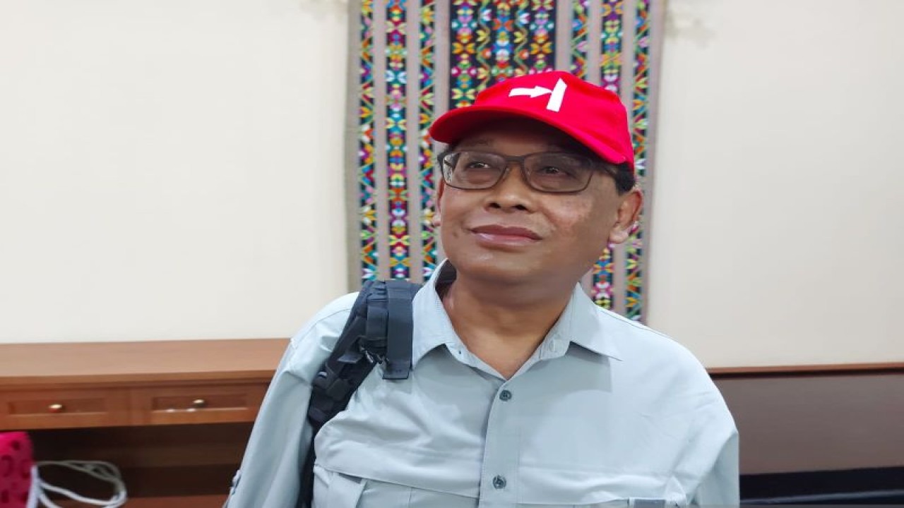 Epidemiolog dari Fakultas Kesehatan Masyarakat Universitas Indonesia (FKM-UI) Pandu Riono saat menyampaikan keterangan kepada wartawan usai konferensi pers Serologi Nasional 2023 di Gedung Kemenkes RI Jakarta, Jumat (3/2/2023). (ANTARA/Andi Firdaus).