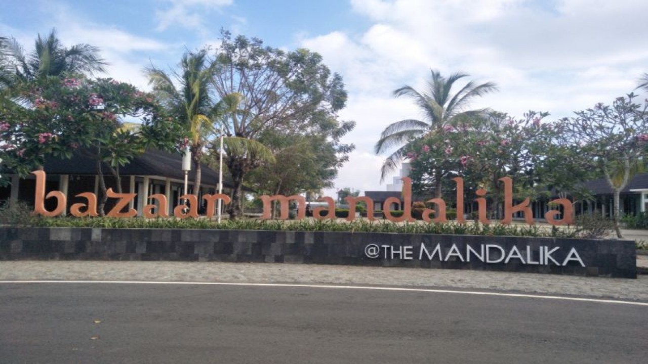 Lokasi Job fair di pasar seni KEK Mandalika, Lombok Tengah, NTB. (ANTARA/Akhyar)