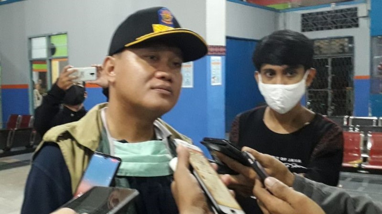 Kepala Satuan Polisi Pamong Praja dan Pemadam Kebakaran Kabupaten Bangka Barat Sidharta Gautama. ANTARA/ Donatus Dasapurna.