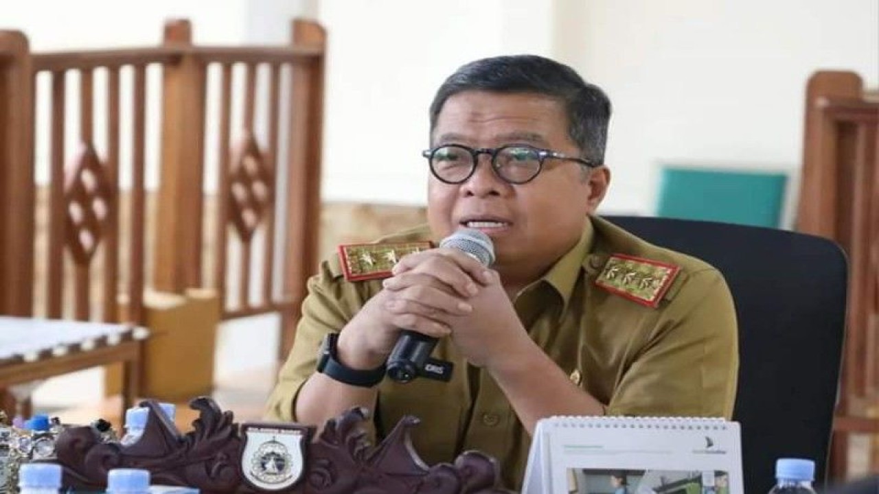 Sekretaris Daerah (Sekda) Provinsi Sulbar Muhammad Idris mengatakan Pemprov Sulbar dan Kemenag Sulbar melakukan kolaborasi dan kerja sama menekan pernikahan anak usia dini melalui sektor keagamaan, di Mamuju, Selasa (14/2/2023). ANTARA Foto/ M Faisal Hanapi.