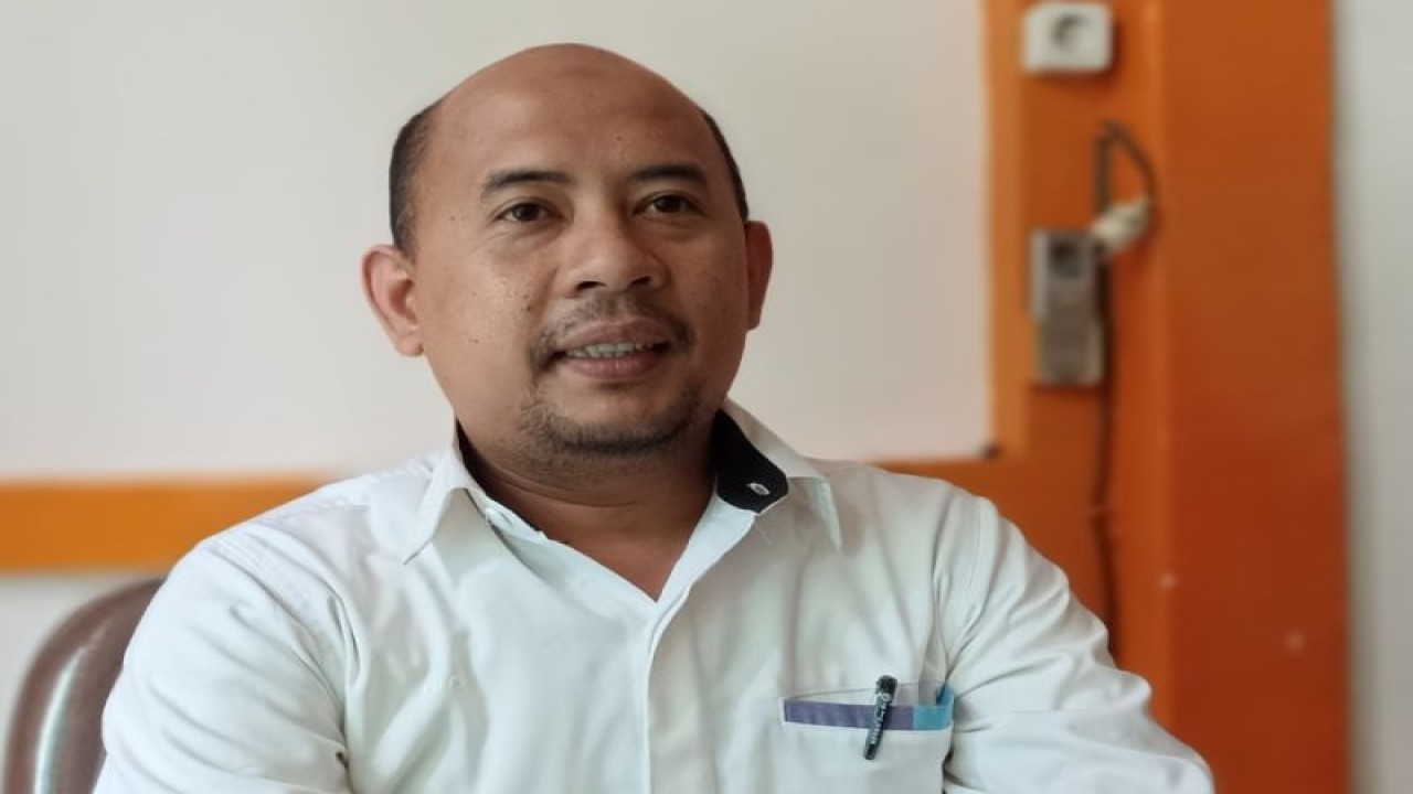 Pimpinan Cabang Pembantu Bulog Putussibau M Azwar Faud. ANTARA /Teofilusianto Timotius