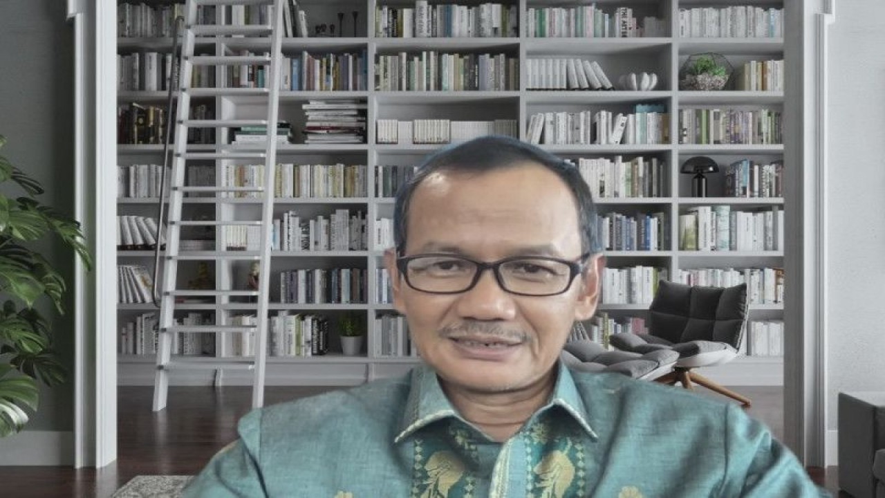 Tangkapan layar Pelaksana Tugas (Plt.) Direktur Jenderal Pendidikan Tinggi, Riset dan Teknologi (Dirjen Diktiristek) Kemendikbudristek Nizam saat memberikan keterangan di Jakarta, Senin (20/2/2022). (FOO ANTARA/AstridFaidlatulHabibah)