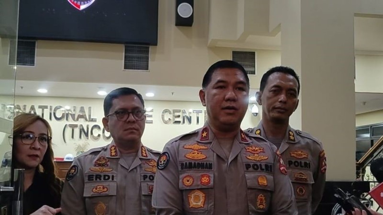 Kepala Biro Penerangan Masyarakat (Karopenmas) Divisi Humas Polri Brigjen Pol. Ahmad Ramadhan memberikan keterangan pers sidang etik Bharada Eliezer di Mabes Polri, Jakarta, Rabu (22/2/2023). ANTARA/Laily Rahmawaty