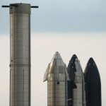 Prototipe kapal luar angkasa difoto di lokasi peluncuran SpaceX Texas selatan di Brownsville, Texas, AS,-1675992354