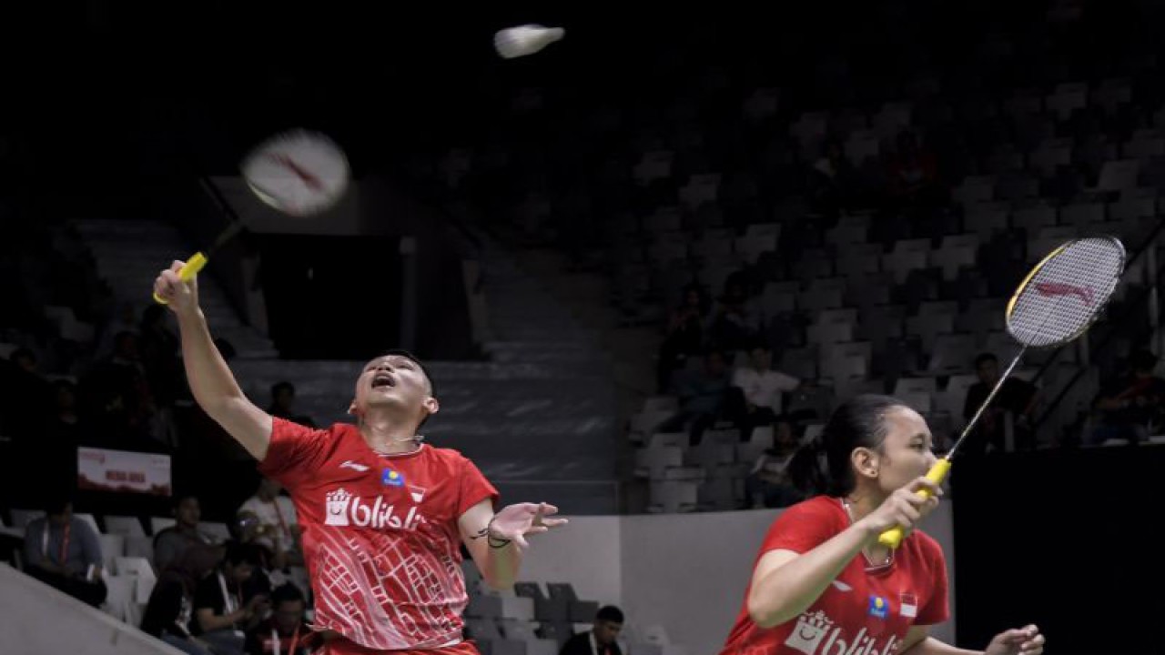 Rivaldy Rinov (kiri) dan Mentari Pitha Haningtyas. ANTARA FOTO/Galih Pradipta/ama.