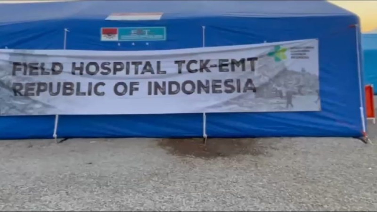 RS lapangan Indonesia beroperasi di Kota Hassa, Provinsi Hatay, Turki untuk melayani dan merawat warga setempat yang terdampak gempa bumi. (ANTARA/HO-KBRI Ankara)