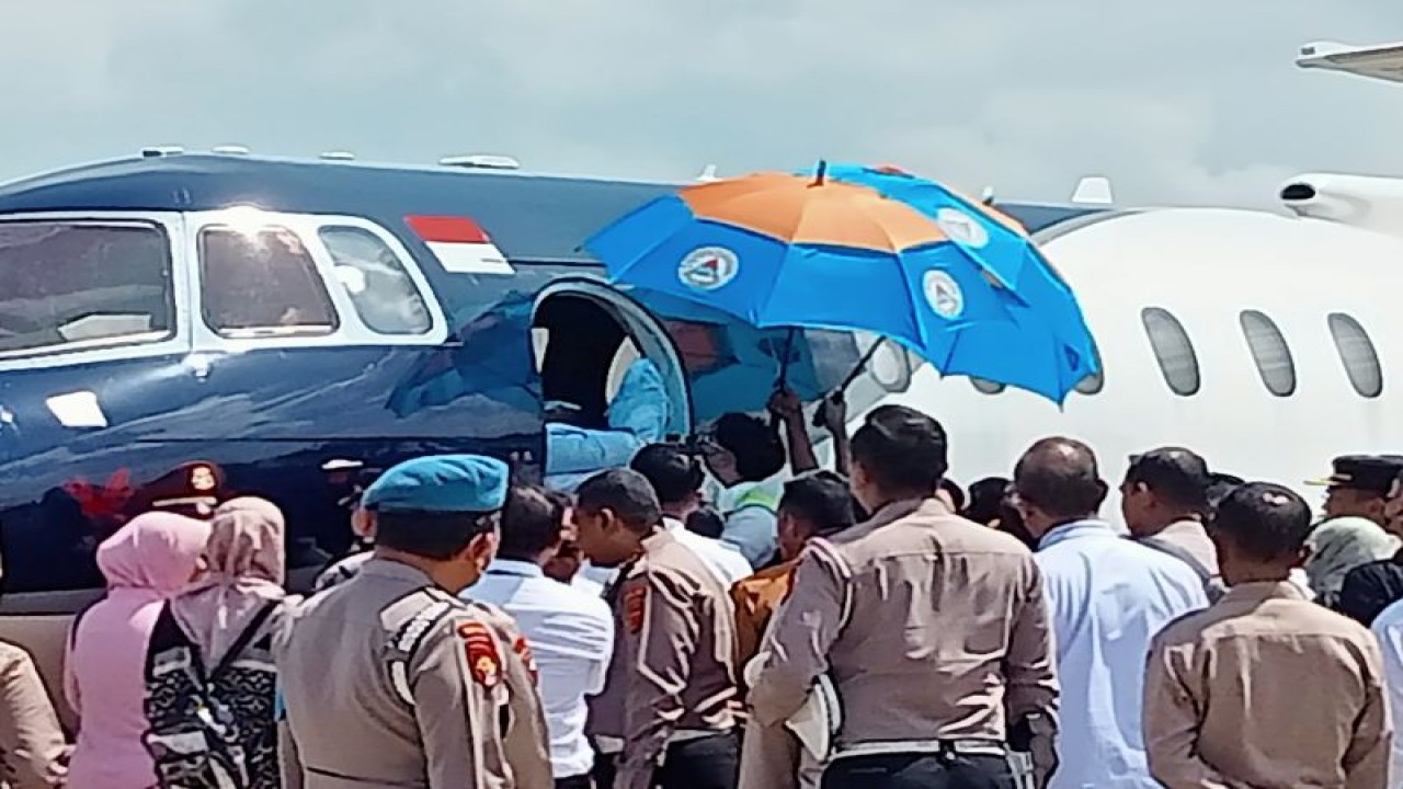 Kapolda Jambi Irjen Pol. Rusdi Hartono dirujuk ke RS Polri Kramat Jati, Rabu (22/2/2023). ANTARA/Tuyani