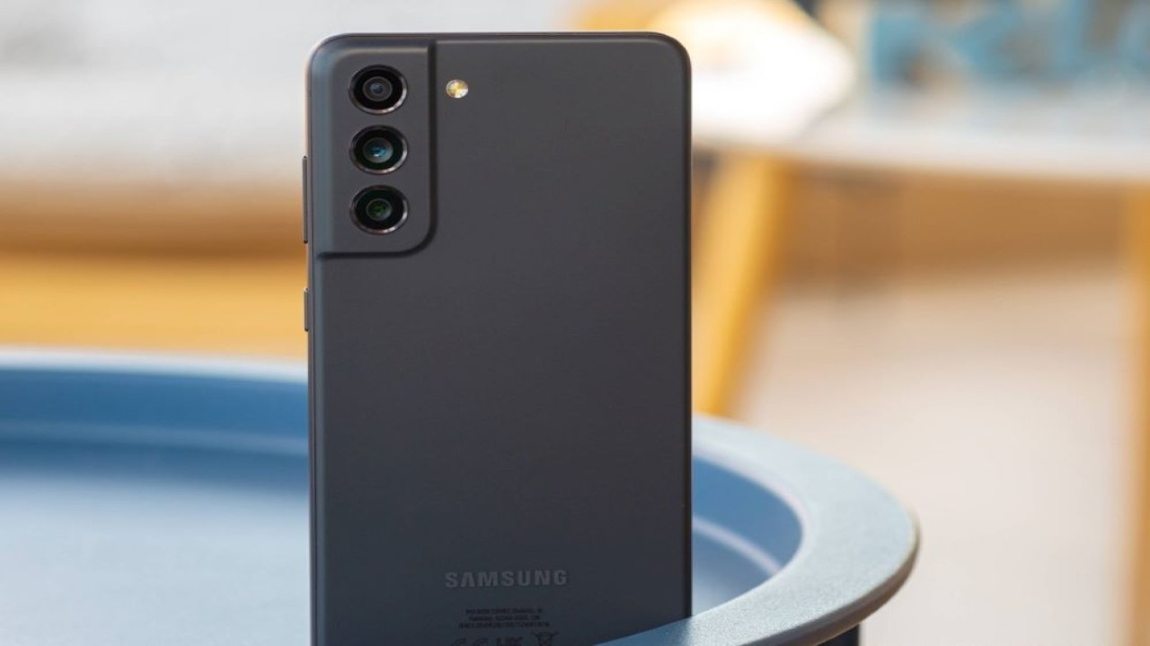 Samsung akan melewatkan peluncuran Galaxy A74 dan akan fokus pada peluncuran Galaxy S23 FE di lebih banyak pasar. (GSM Arena)